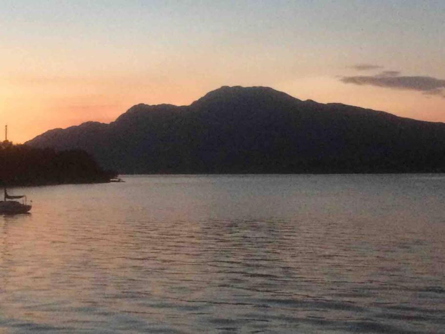 Charming Stone Bothy At Loch Lomond Luss Exterior foto